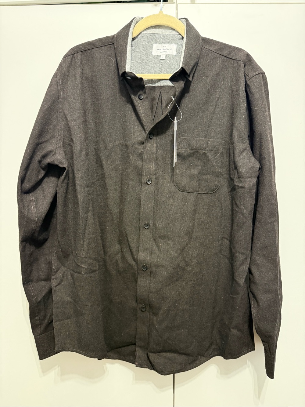 Men's Dark Charcoal Long-Sleeve Button-Down Shirt